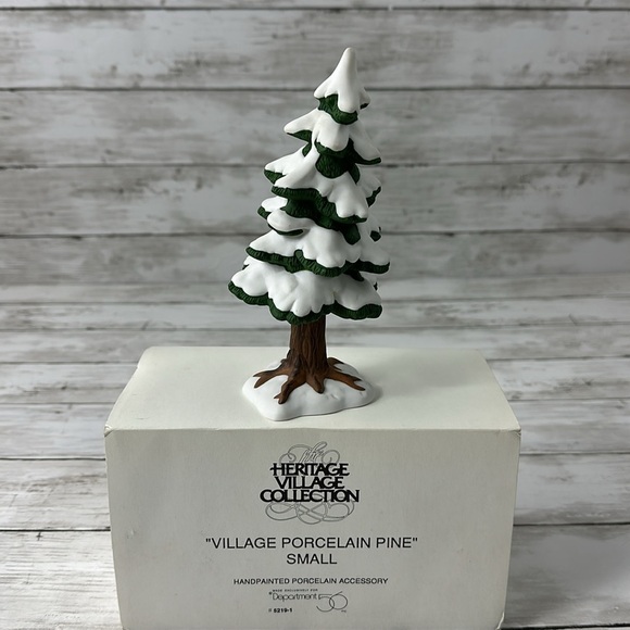 Department 56 “Village Porcelain tree small”
As is repaired see description - Picture 10 of 10